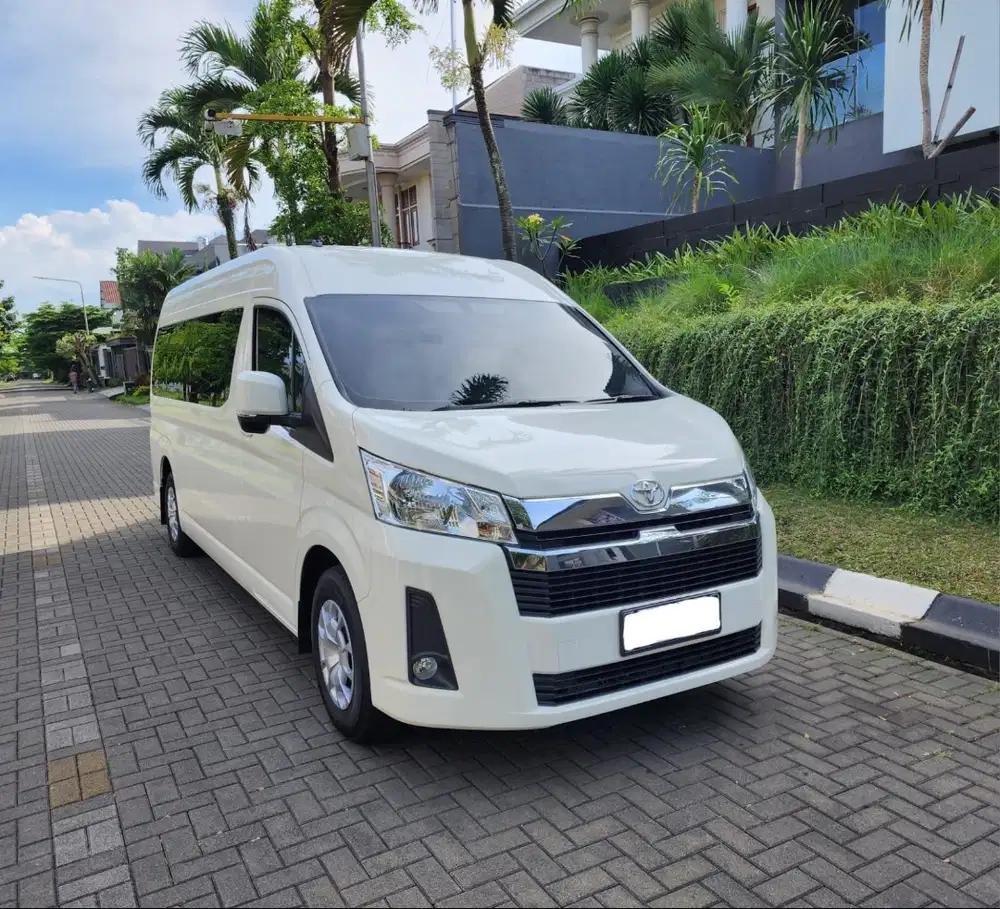 Hiace Premio Lux 2023