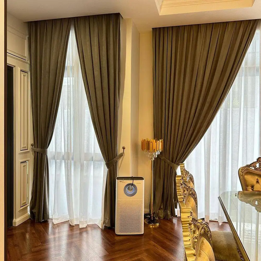 Gorden Vitrase Sekat Ruangan Klinik Roller Vertikal Blinds Krey Kayu