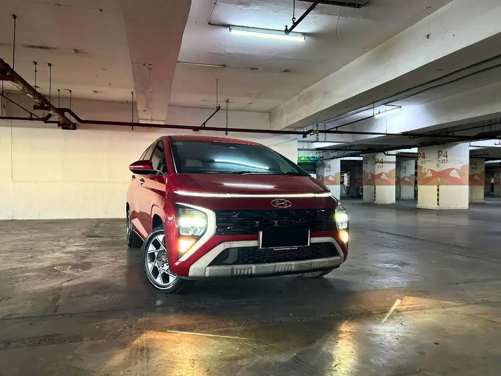 Hyundai stargazer prime captain seat 1.5 at 2023 tangan 1 dr baru
