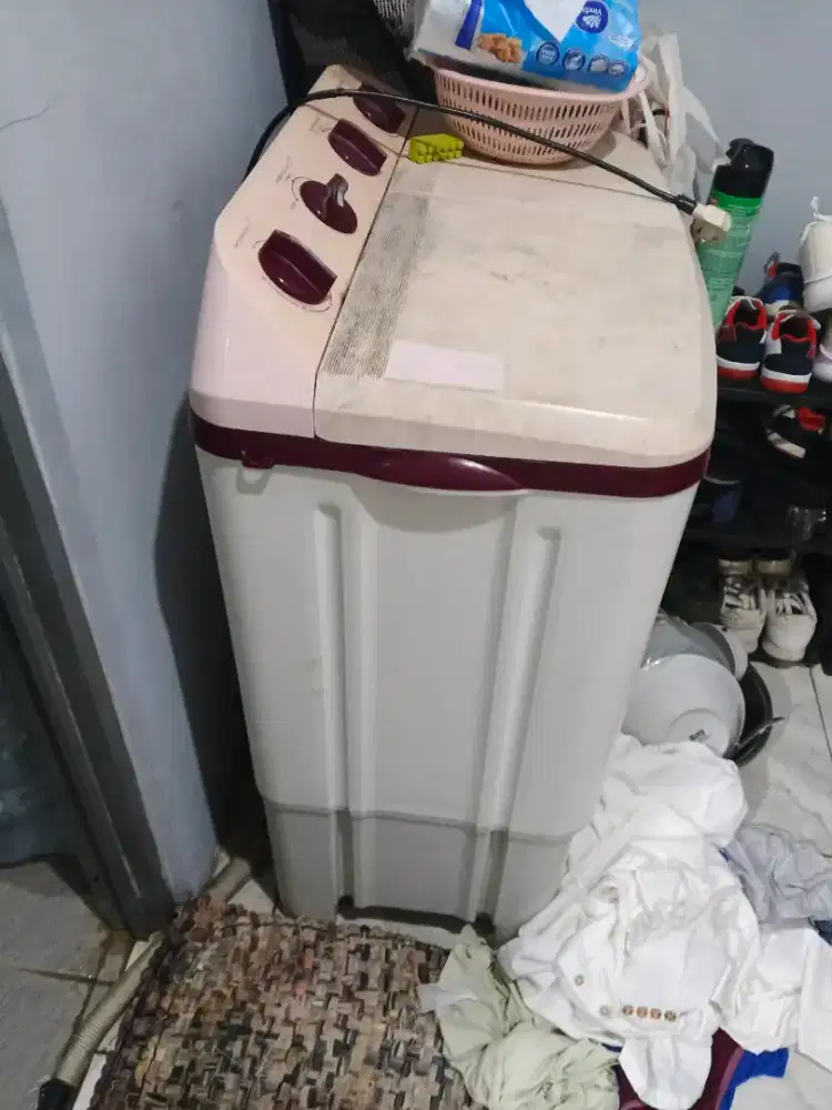 Mesin cuci bekas merk politron