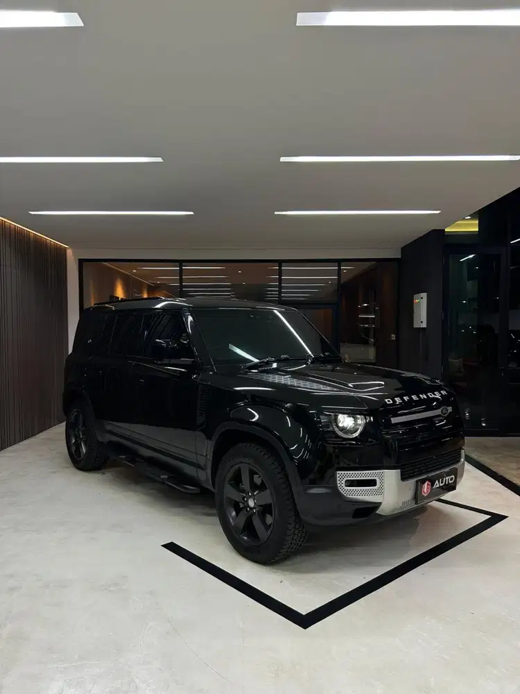 Land Rover Defender 110 SE 2.0 AT 2023 Hitam Km15rb Nik 2022 B8FAB