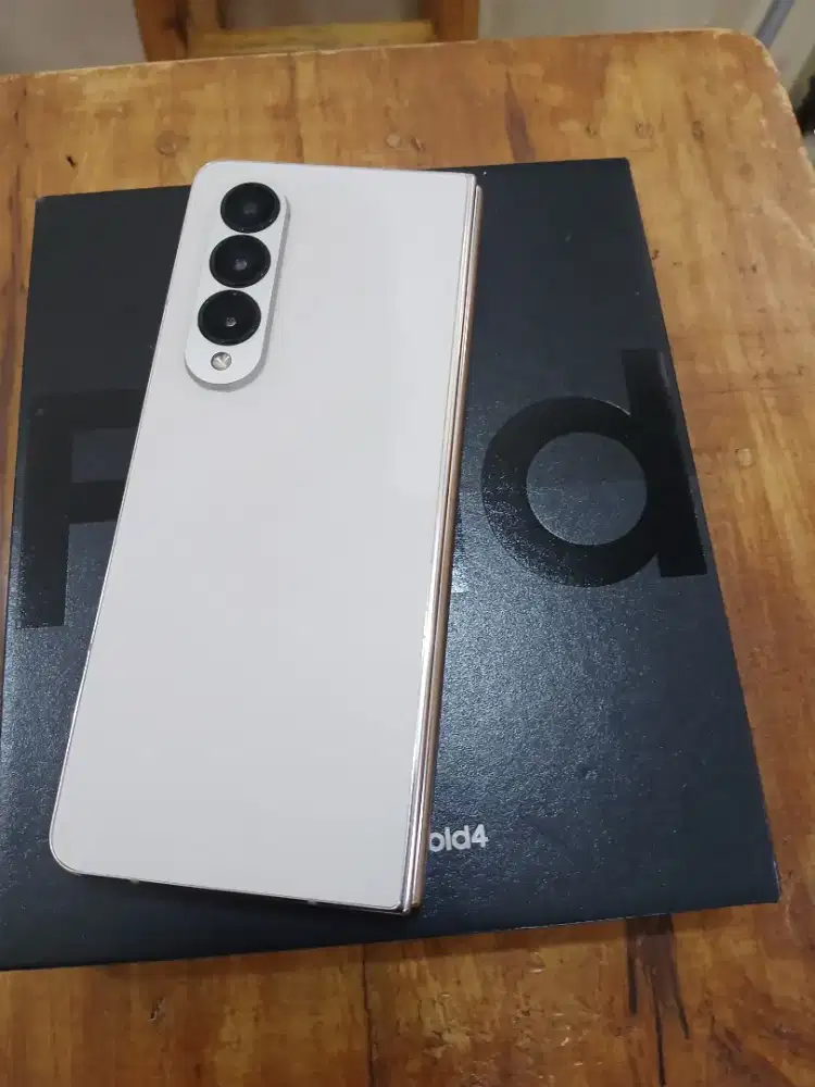 Samsung Z Fold 4 12/512Gb SEIN