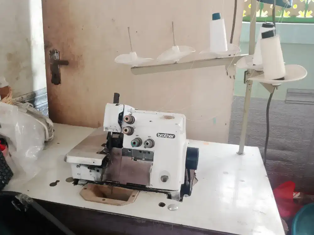 DIJUAL – Mesin Jahit Obras Benang 5 Brother