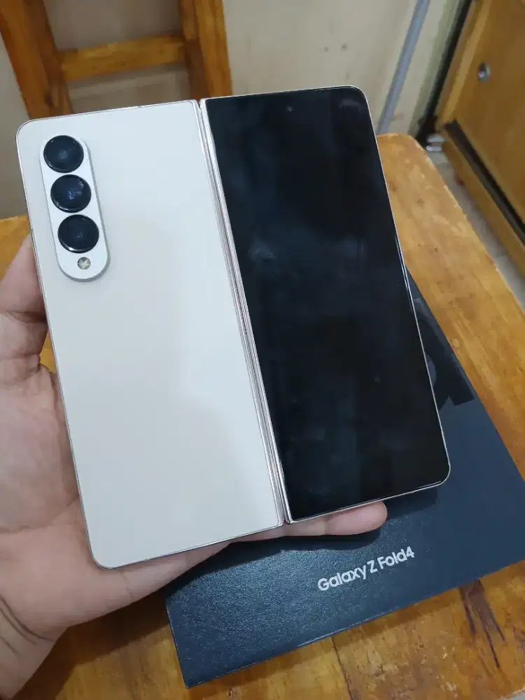 Samsung Z Fold 4 12/512Gb SEIN