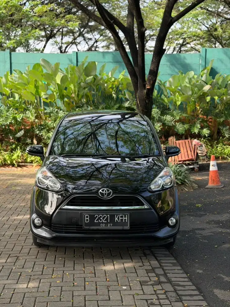 Toyota Sienta 2016 V