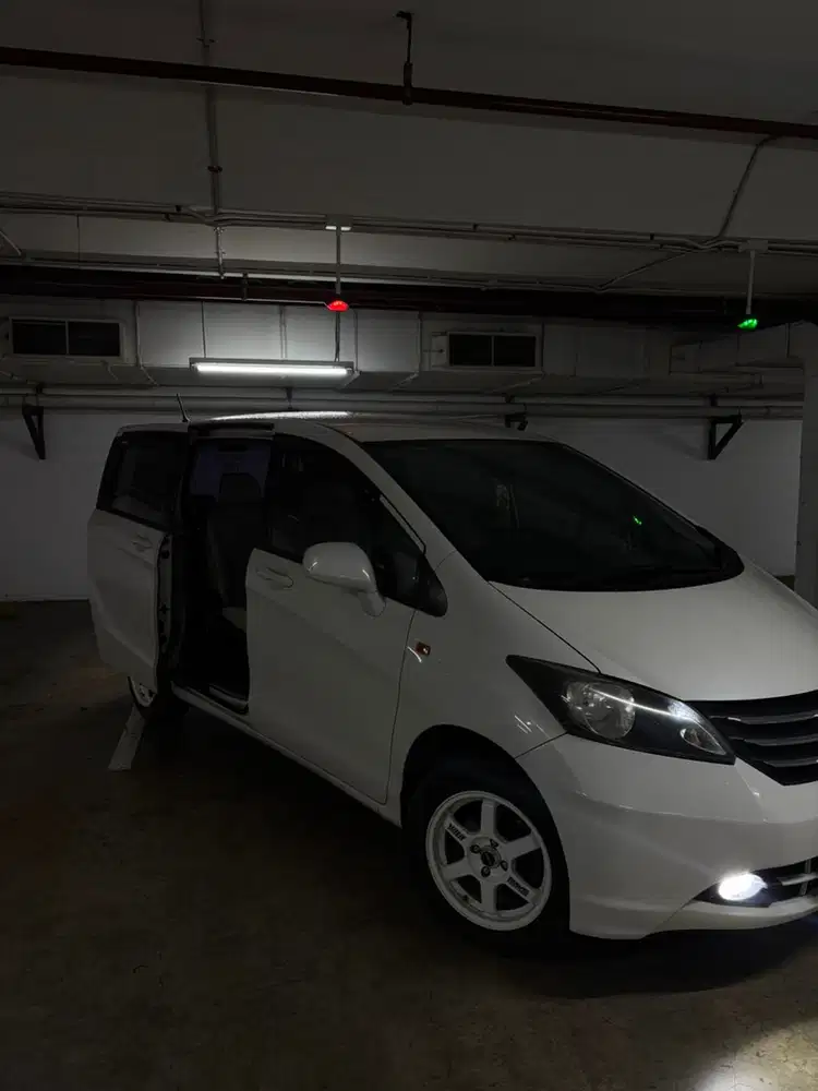 Honda Freed 2010 Bensin