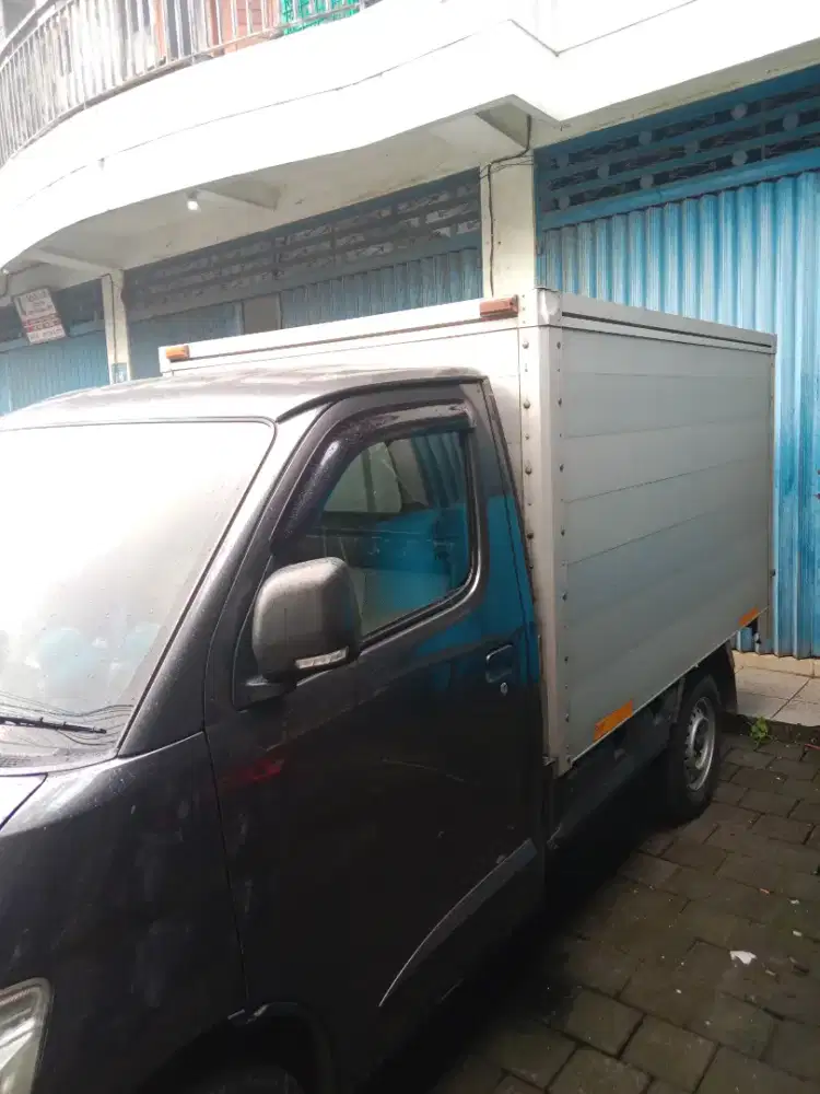 **driver kanvas (Supir pengiriman minuman)**