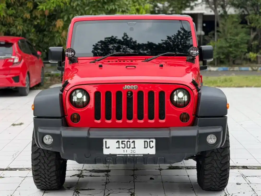 Jeep Wrangler Jk Sport 3.6 AT Bensin 2013