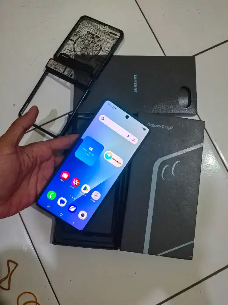 SAMSUNG ZFLIP 7