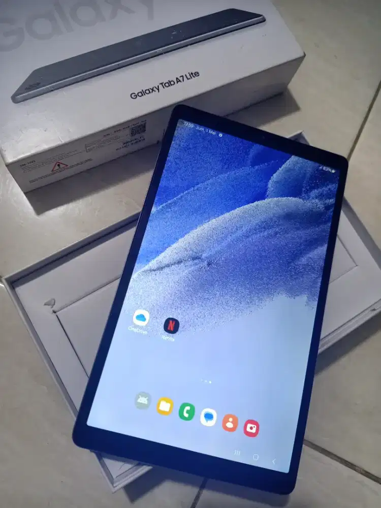 Samsung Galaxy Tab A7 Lite Ram 3Gb/32Gb lengkap (bisa kartu)