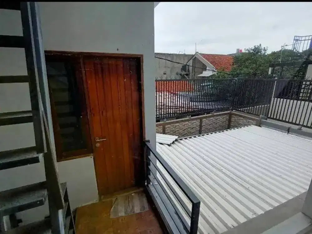 Jual Rumah 2 lantai  di Sarijadi, Bandung, Harga di bawah pasaran