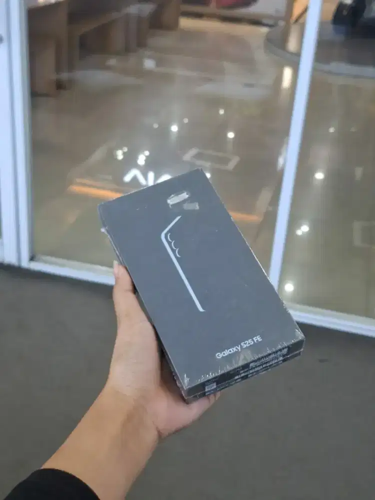 SAMSUNG S25 FE 8/512GB!