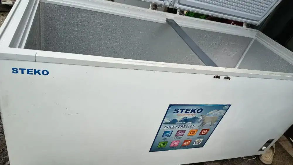 Freezer merek steko kapasitas 620 liter original belum pernah servis
