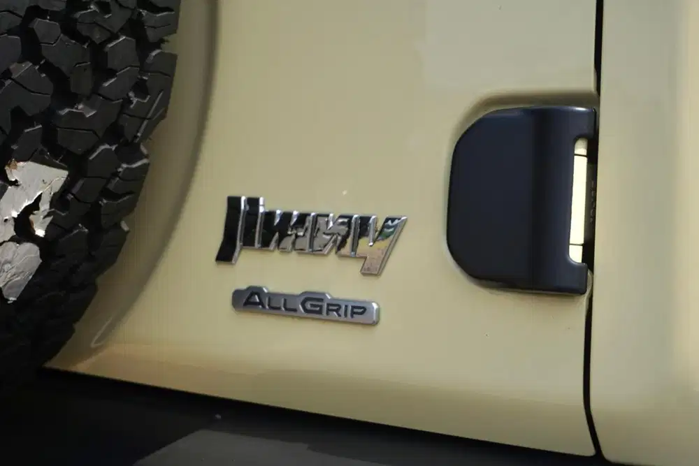 Suzuki Jimny 5-Doors 
SUV 4X4 2023 / 2024