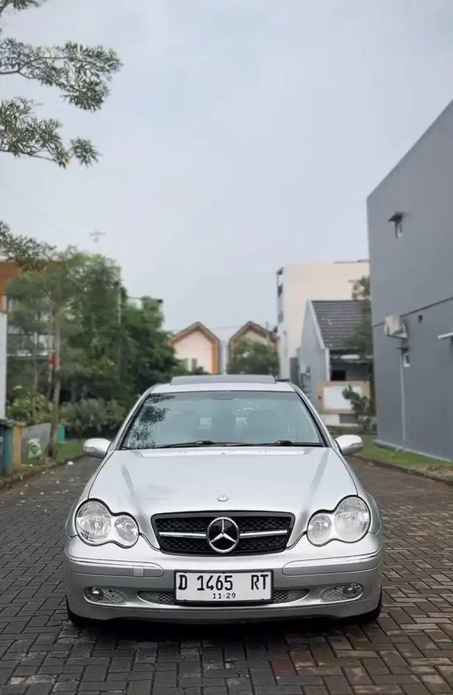 Mercedes-Benz C240 2002 Bensin