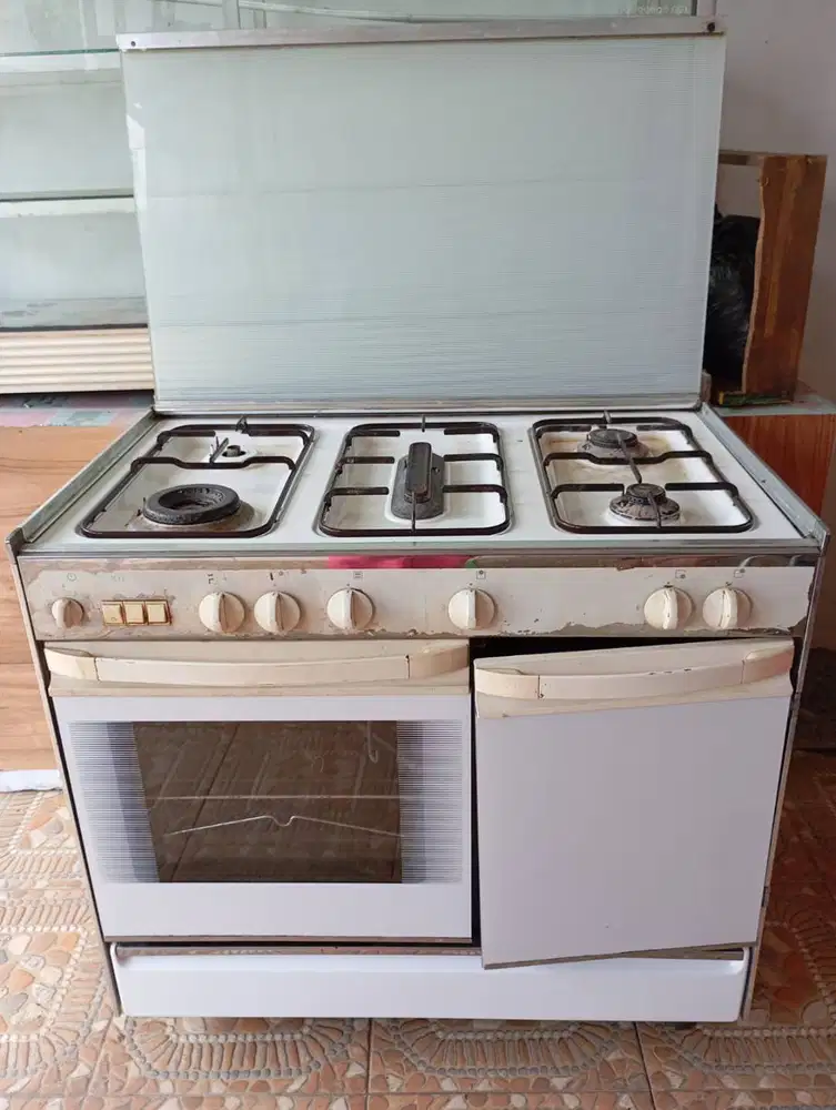 DIJUAL KOMPOR 5 TUNGKU + OVEN SECOND MERK ELECTROLUX