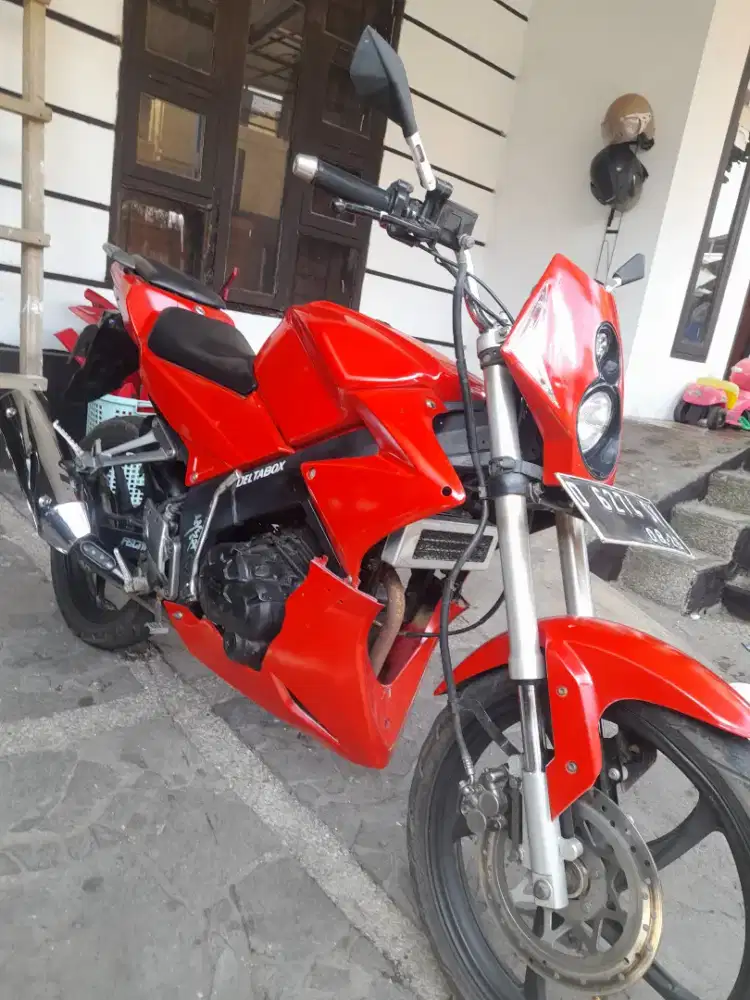 Minerva VX 150 Power Ranger Merah