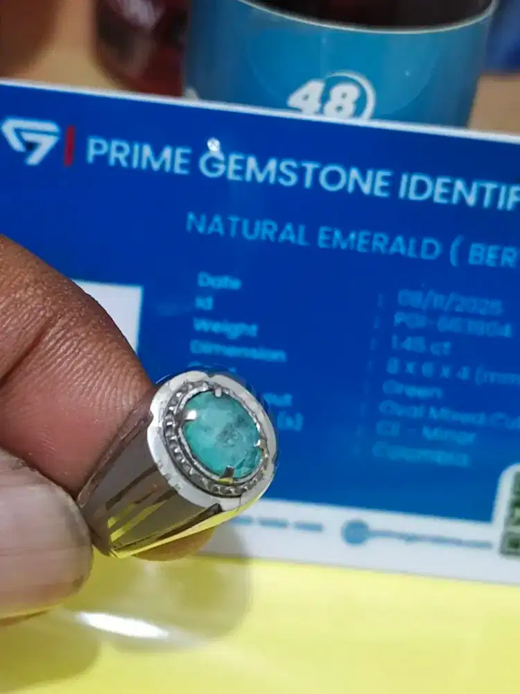 Cincin zamrud pria