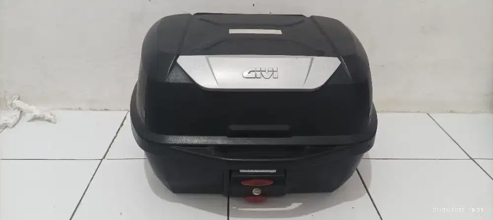 Top box Givi e43 + sandaran ORI Givi