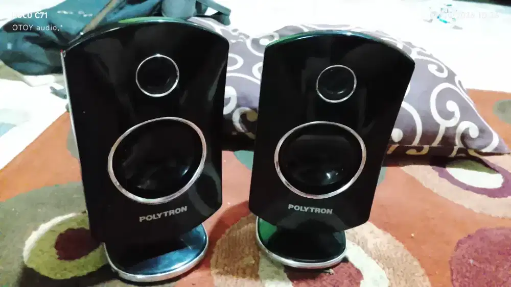 Sepasang surround pasif Polytron