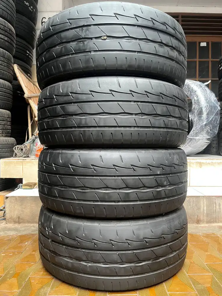Ban Bridgestone Potenza Adrenalin RE003  235 50 r18  4Pcs