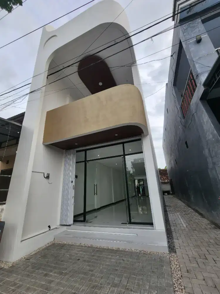 Disewakan Ruko Bangunan Baru Lokasi Strategis