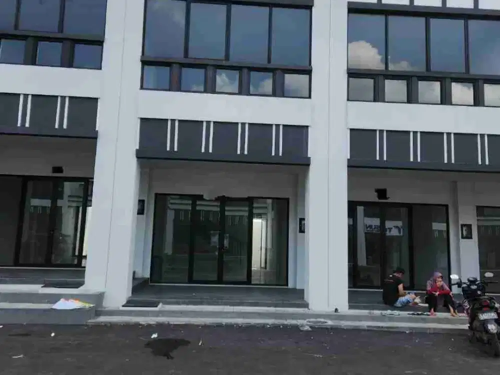 Dijual ruko Citraland CBD Driyorejo Gresik
✨️Baru gress. Modern. 2 lantai 
Sebelah EIF Gym. ROW jalan lebar, 4 mobil.