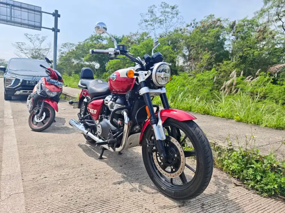 Bs Kredit/TT Royal Enfield Super Meteor 650 Celestial Red Full Modif