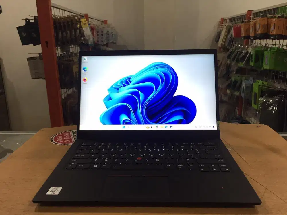 Lenovo ThinkPad X1 Carbon Core i7Gen10 Ram 16GB SSD 256GB Touchscren