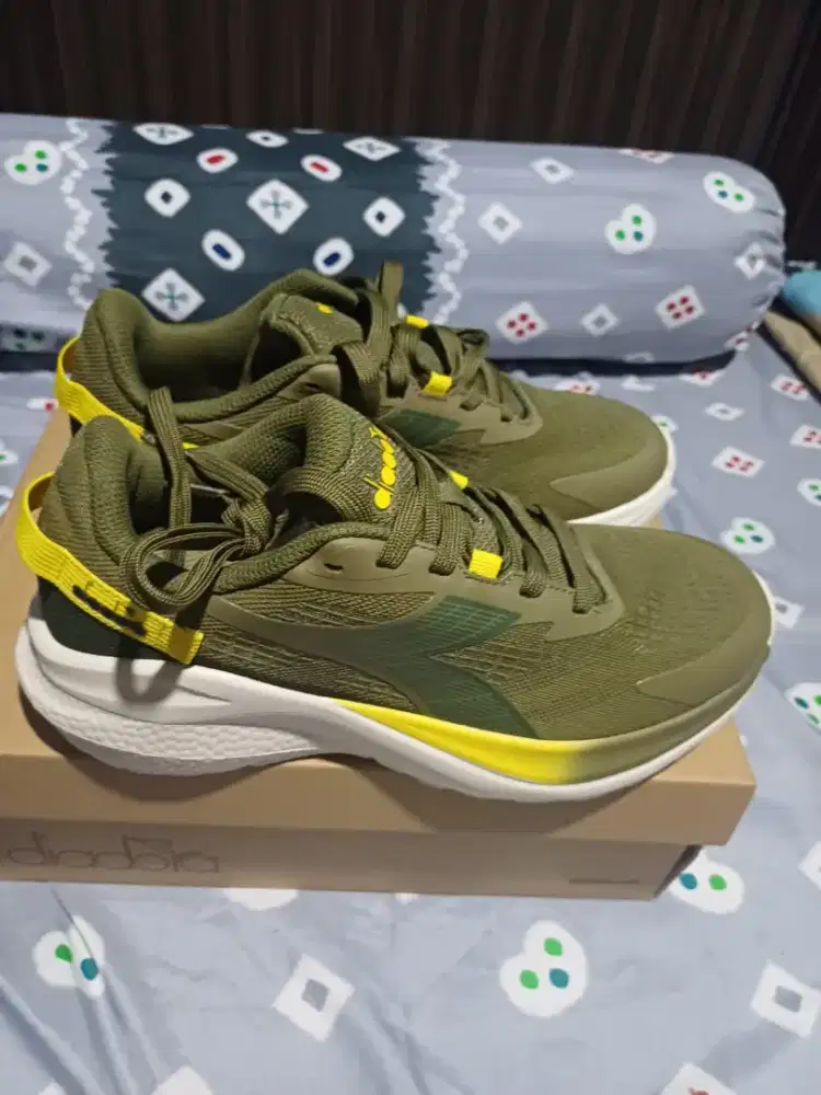DIJUAL SEPATU DIADORA PARONO