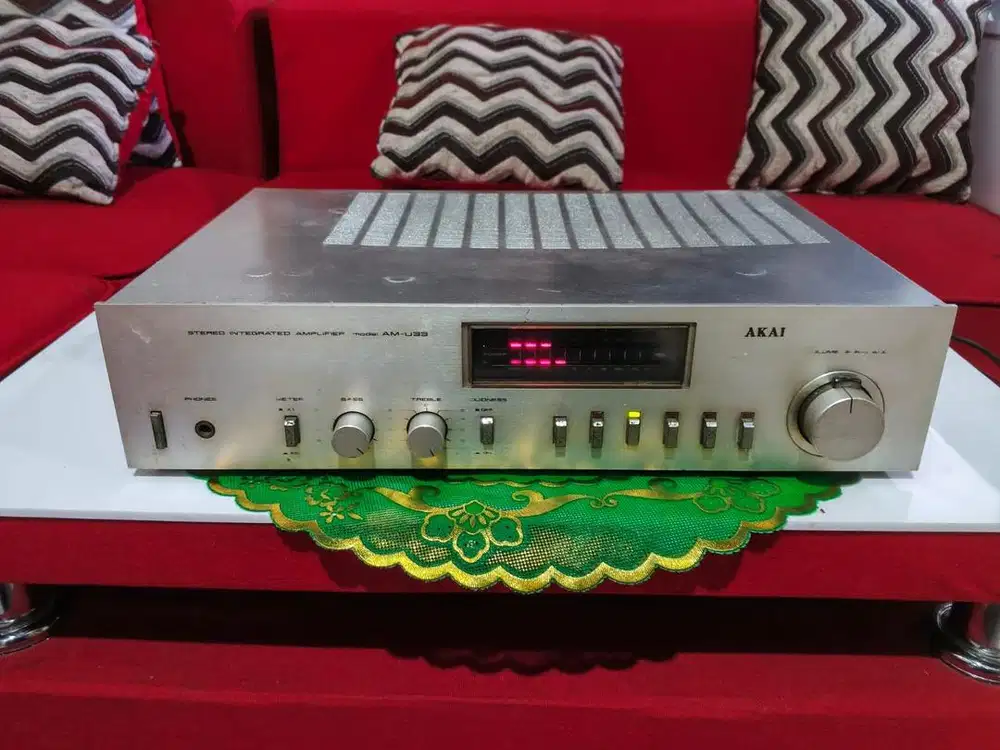 Power amplifier vintage Akai AM U39