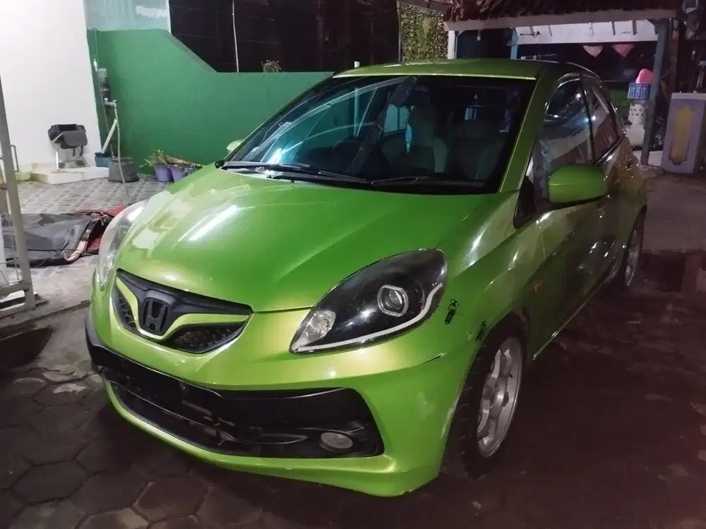 Honda brio CBU MT 2013