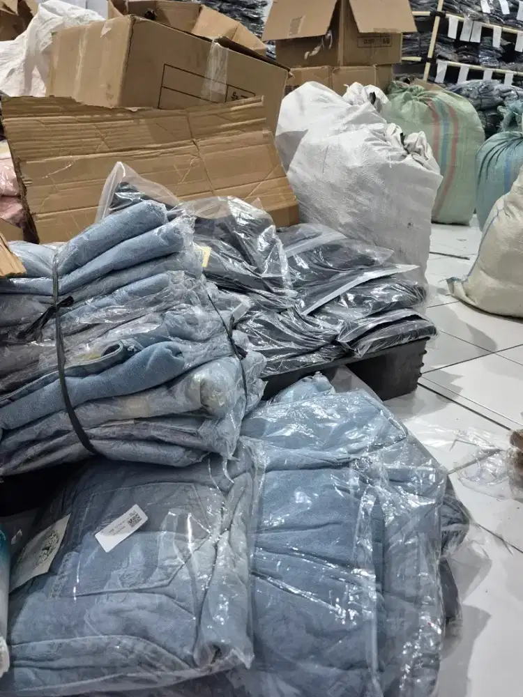 Dibutuhkan freelance packing ruko DHI 10 orang