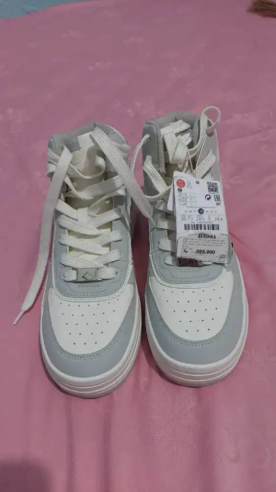 Sale sepatu bershka