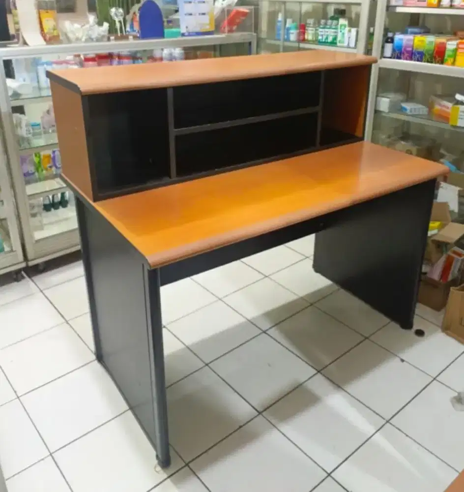 Meja Kasir / Meja Resepsionis