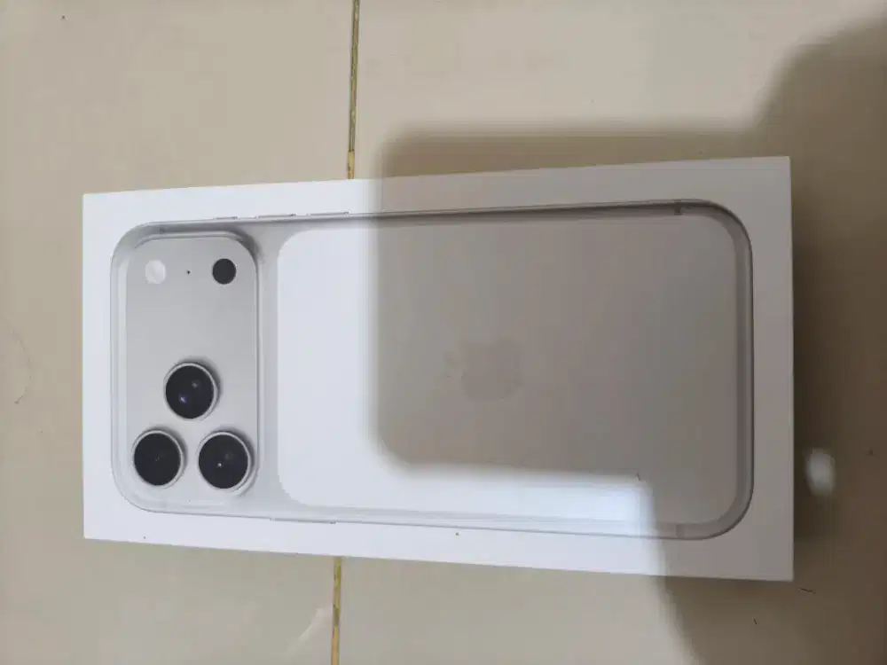jual iphone 17 pro max 256 gb,kindisi belum buka segel garansi ibox