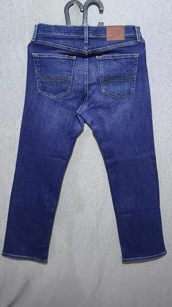 HOLLISTER JEANS CLASSIC STRAIGHT,SZ:32