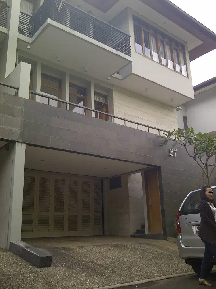 disewakan setra duta bandung rumah taman 3KT 290m