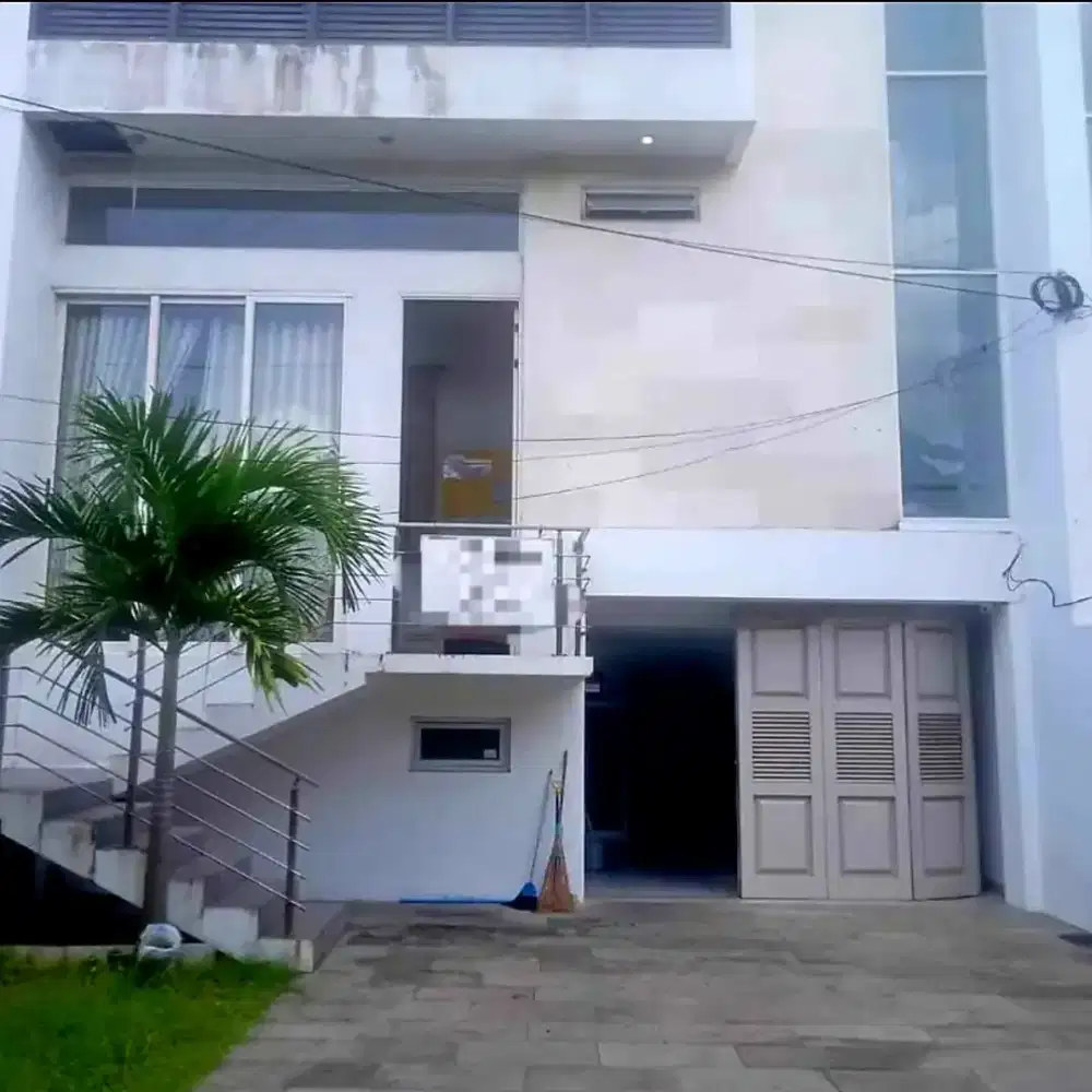 RUMAH MEWAH+POOL MURAHH LAKSMANA RENONN