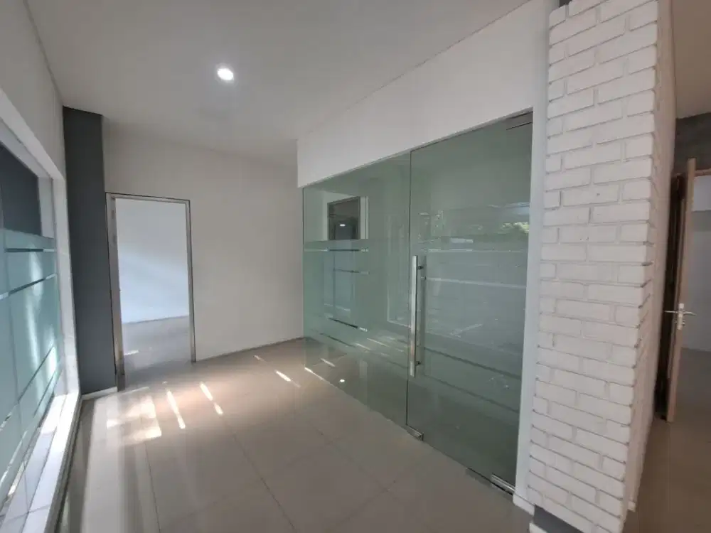 DISEWAKAN TEMPAT USAHA JALAN RAYA DARMO