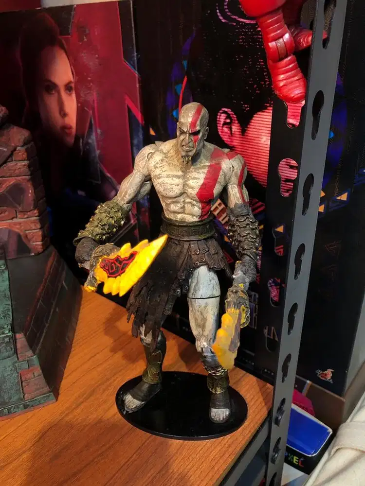 Kratos Hot Toys Figure God of War