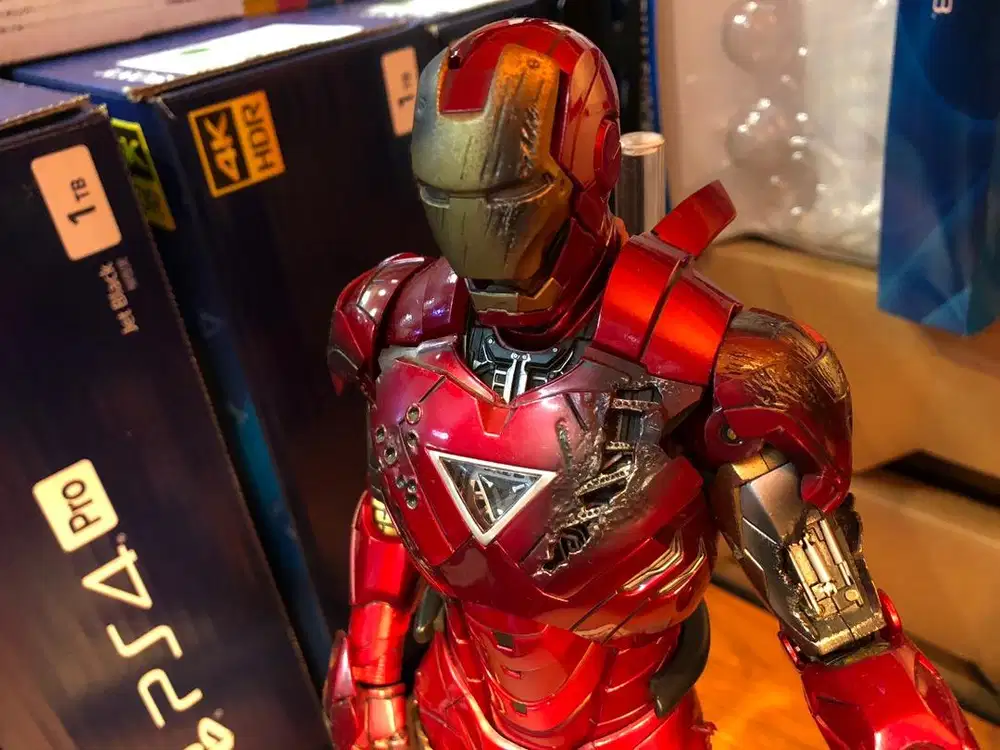Hot Toys Ironman Mark VI Figure Original