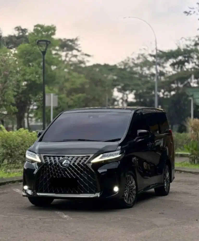 Lexus
LM350 VIP 2+2 Seater