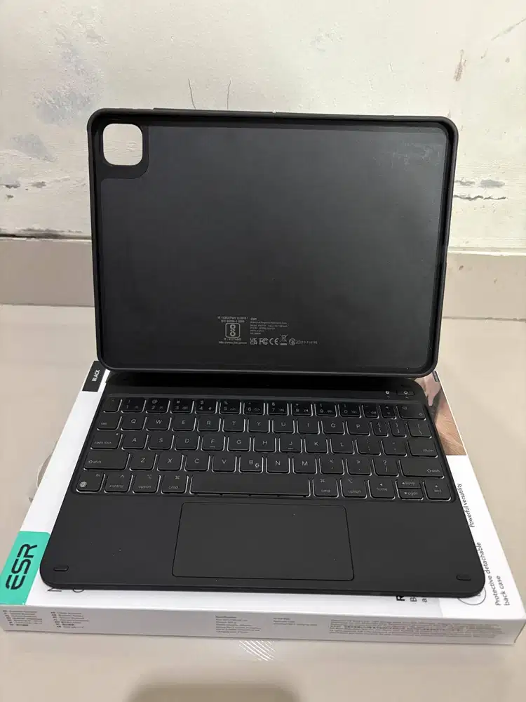 ESR Rebound Magnetic Keyboard Case iPad Air Pro 11 inch