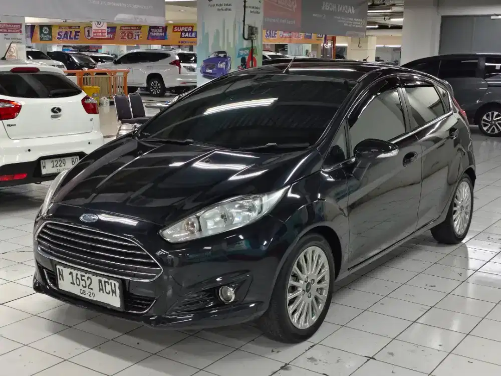 Ford fiesta s 1.5 at 2013 putih favorit service record