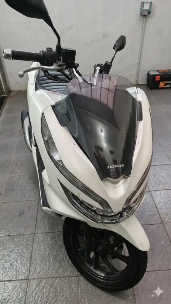 Honda PCX 150 Putih 2018