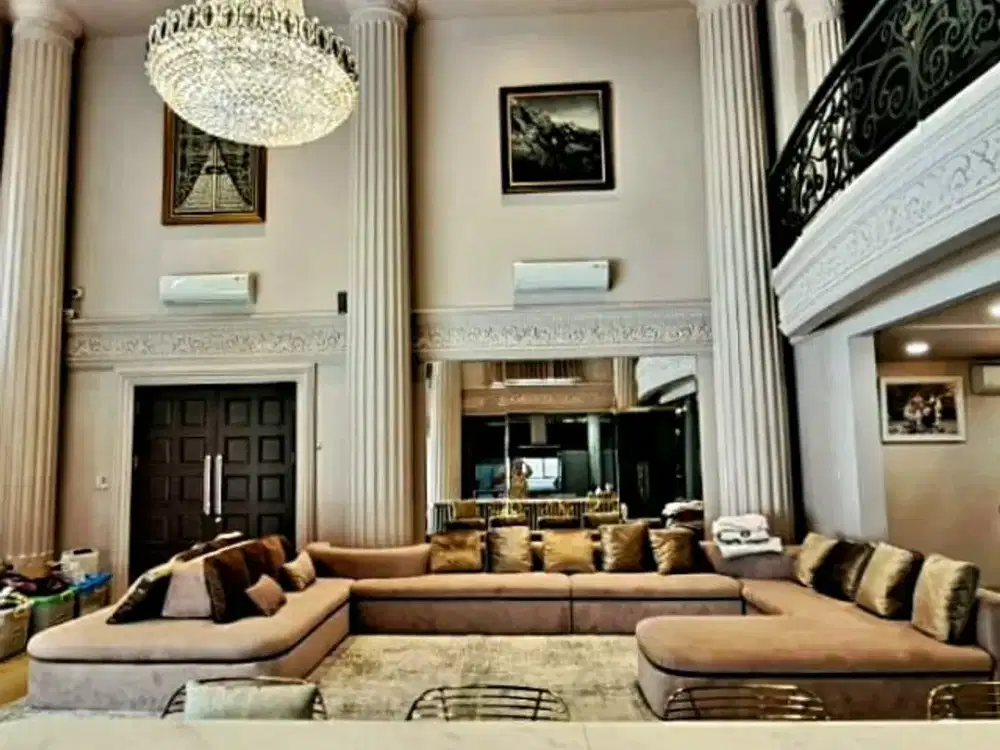 Rumah Megah dan Mewah dengan Swimming Pool di Cinere, Ciputat Tangsel