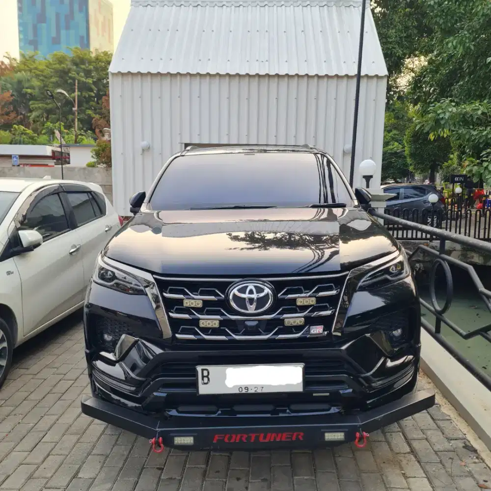 (KM 22RB) Toyota Fortuner 2.8 VRZ GR Sport Tahun 2022 Diesel Istimewa