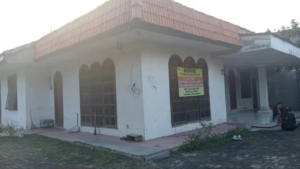 Dijual rumah joglo jawa halamannya luas