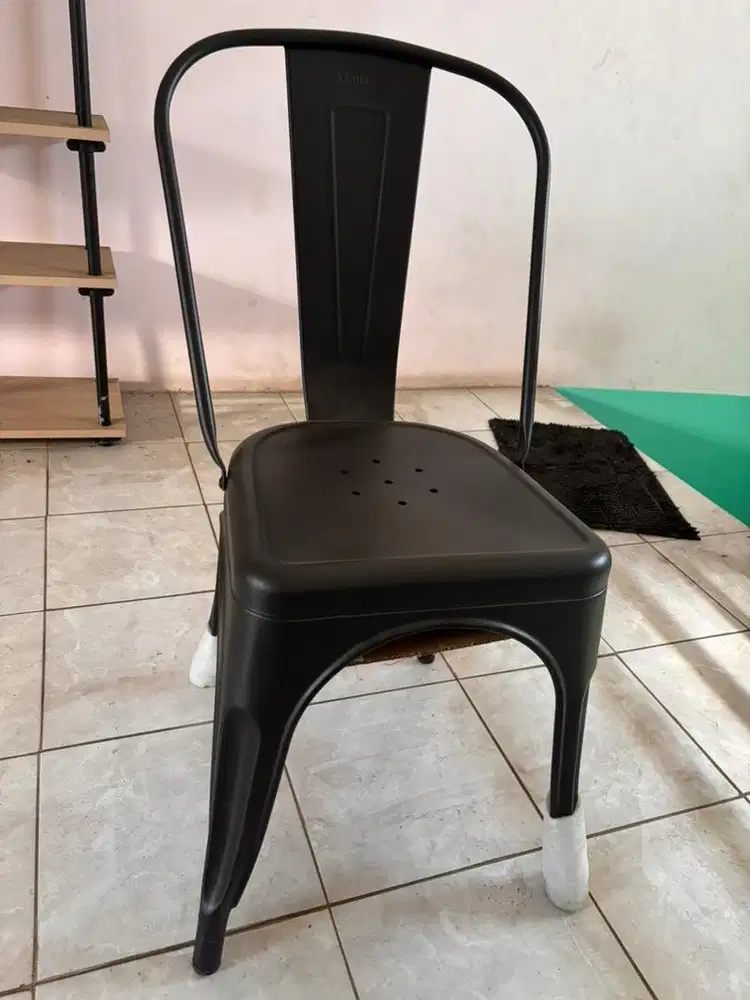Kursi cafe besi